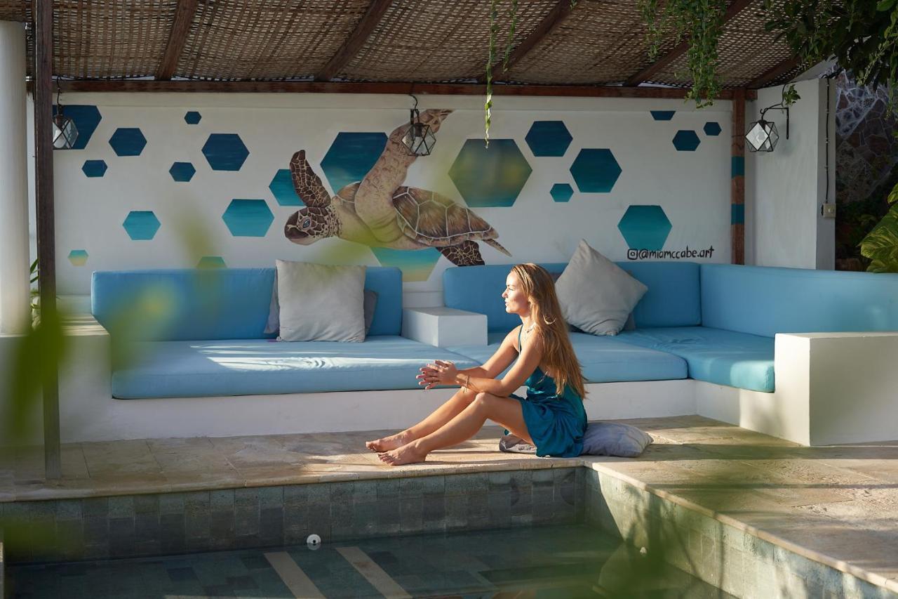 Serenity Luxurious Beachfront Villa & Spa With Private Infinity Pool, 8 Guests Gili Air Exterior foto