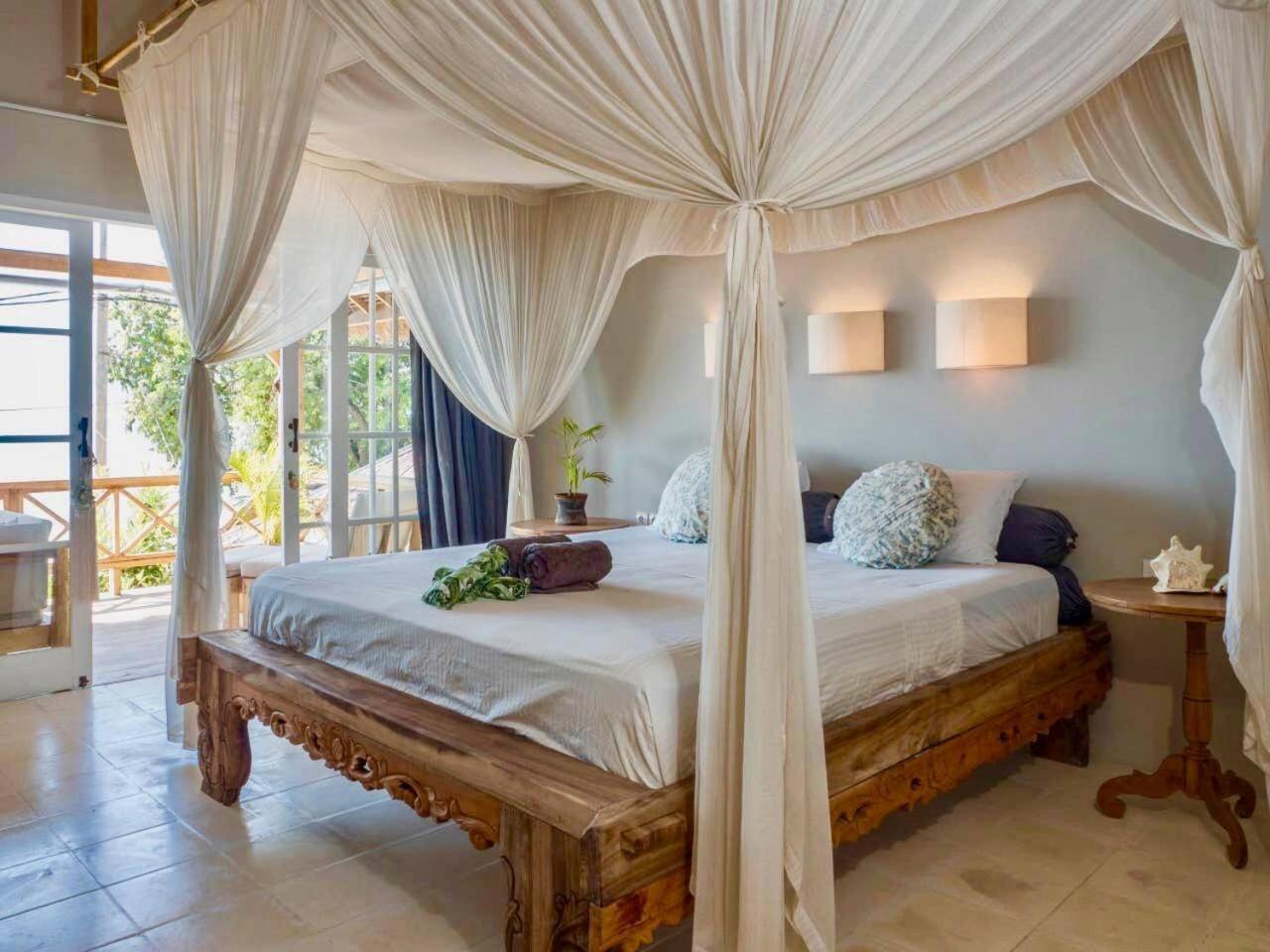 Serenity Luxurious Beachfront Villa & Spa With Private Infinity Pool, 8 Guests Gili Air Exterior foto